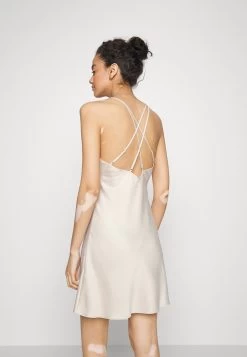 Anna Field Bridal Nightie / 003 - Off-White - Chemise De Nuit / Nuisette - 003 - Off-White 10 Anna Field Bridal Nightie / 003 - Off-White - Chemise De Nuit / Nuisette - 003 - Off-White -Boutique Fashion Soldes 460fb469ea0a4822bdcc2fc1b01b7db8