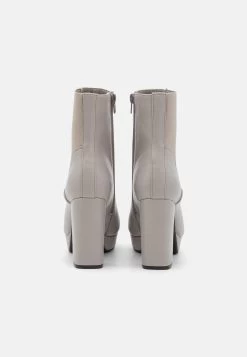 Bottines À Plateau - Grey -Boutique Fashion Soldes 5a50a609668d4b628d310a0ba5263c50