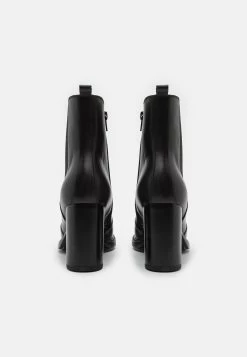 Leather - Bottines À Talons Hauts - Black 11 Leather - Bottines À Talons Hauts - Black -Boutique Fashion Soldes 8285c3f6f7d94045bb79e27db56d5a46